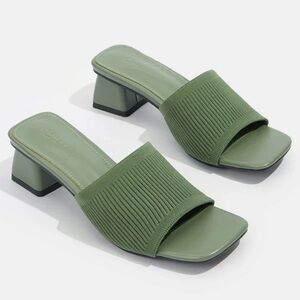 Ribbed Knit Mules with Chunky Block Heel size 9.5 (41) -NWT